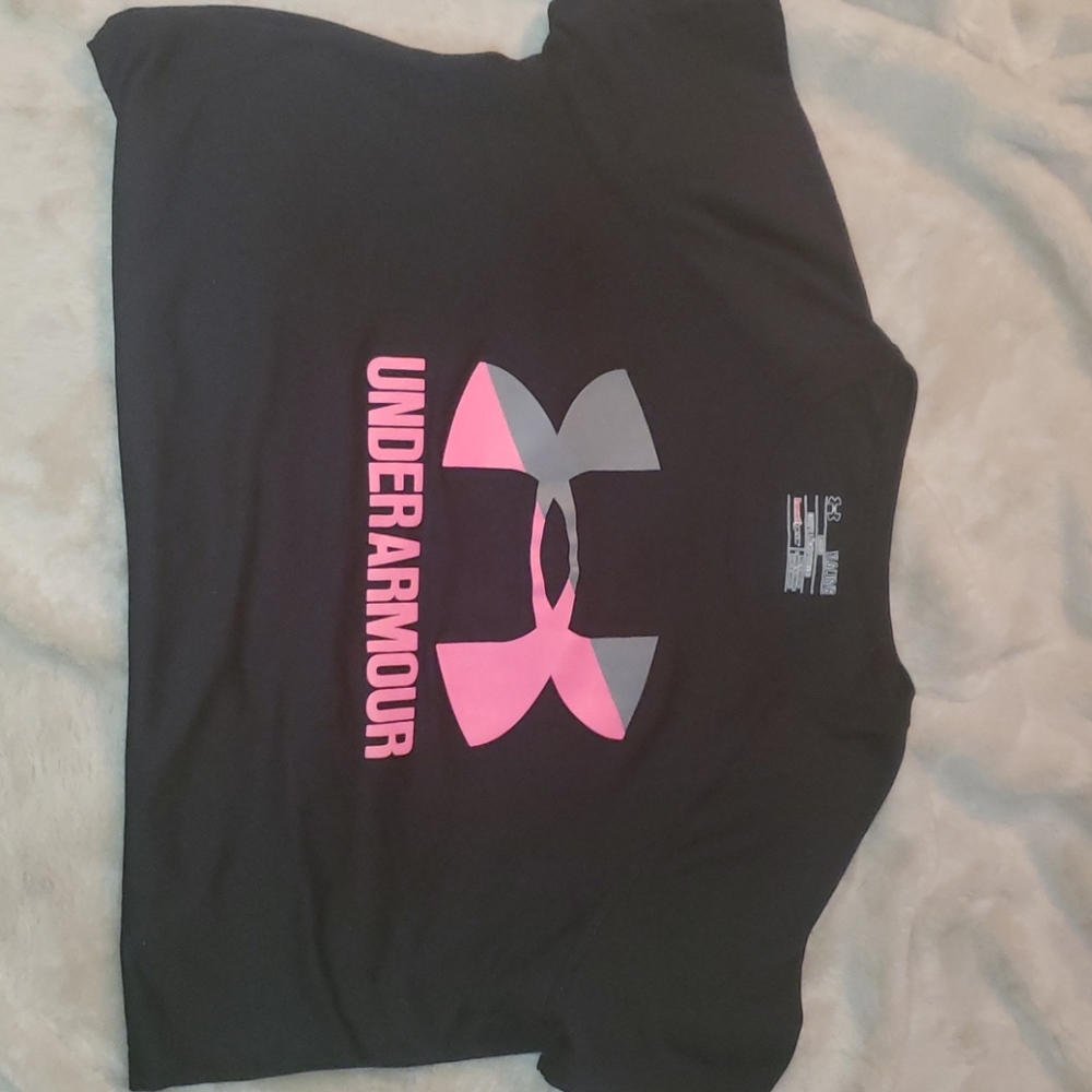 Girls underarmour tshirt